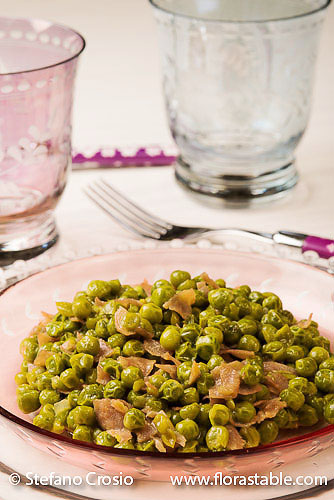 Peas and prosciutto side dish