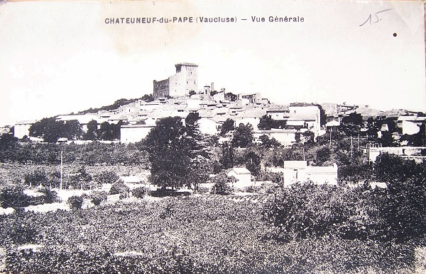 Chateauneuf-du-Pape: The Village and the Vineyards - Courtesy of Fédération des syndicats des producteurs de Châteauneuf-du-Pape